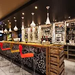 Ibis Hotel 2*