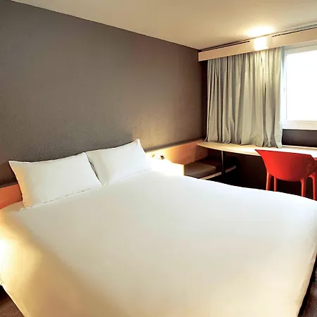 Ibis Hotel 2*