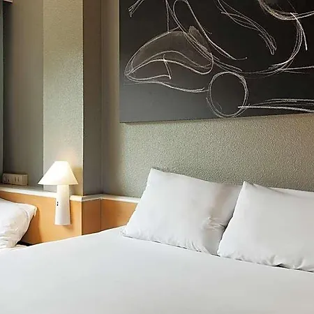 Ibis Otel